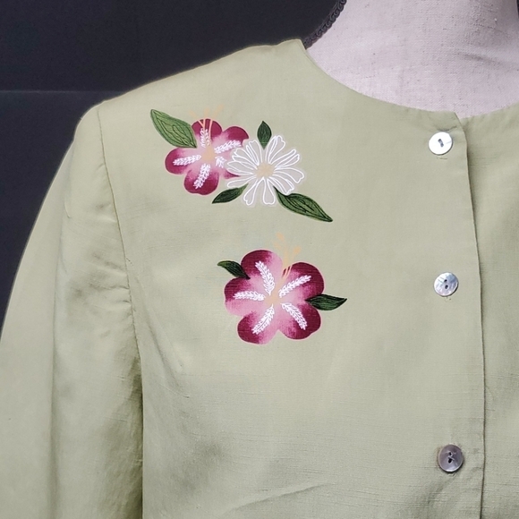 Villager Blouse - Picture 2 of 9